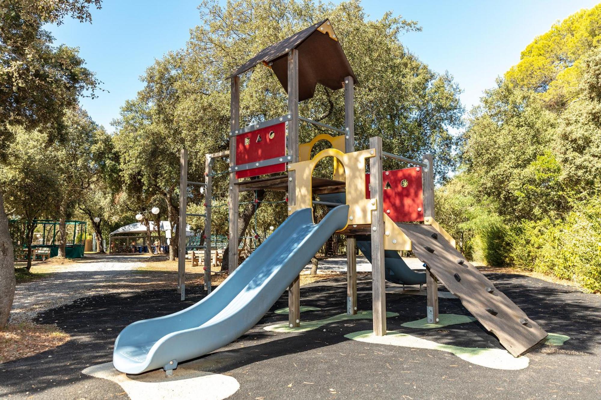 Camping Les Pres Du Roi Sommières المظهر الخارجي الصورة