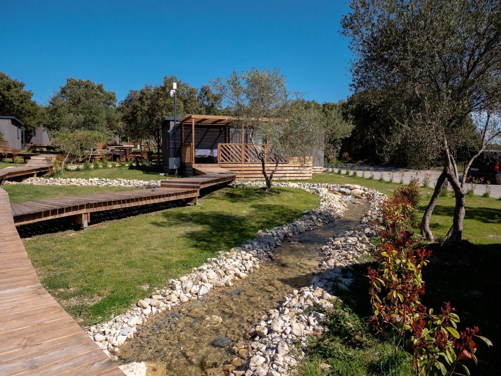 Camping Les Pres Du Roi Sommières المظهر الخارجي الصورة