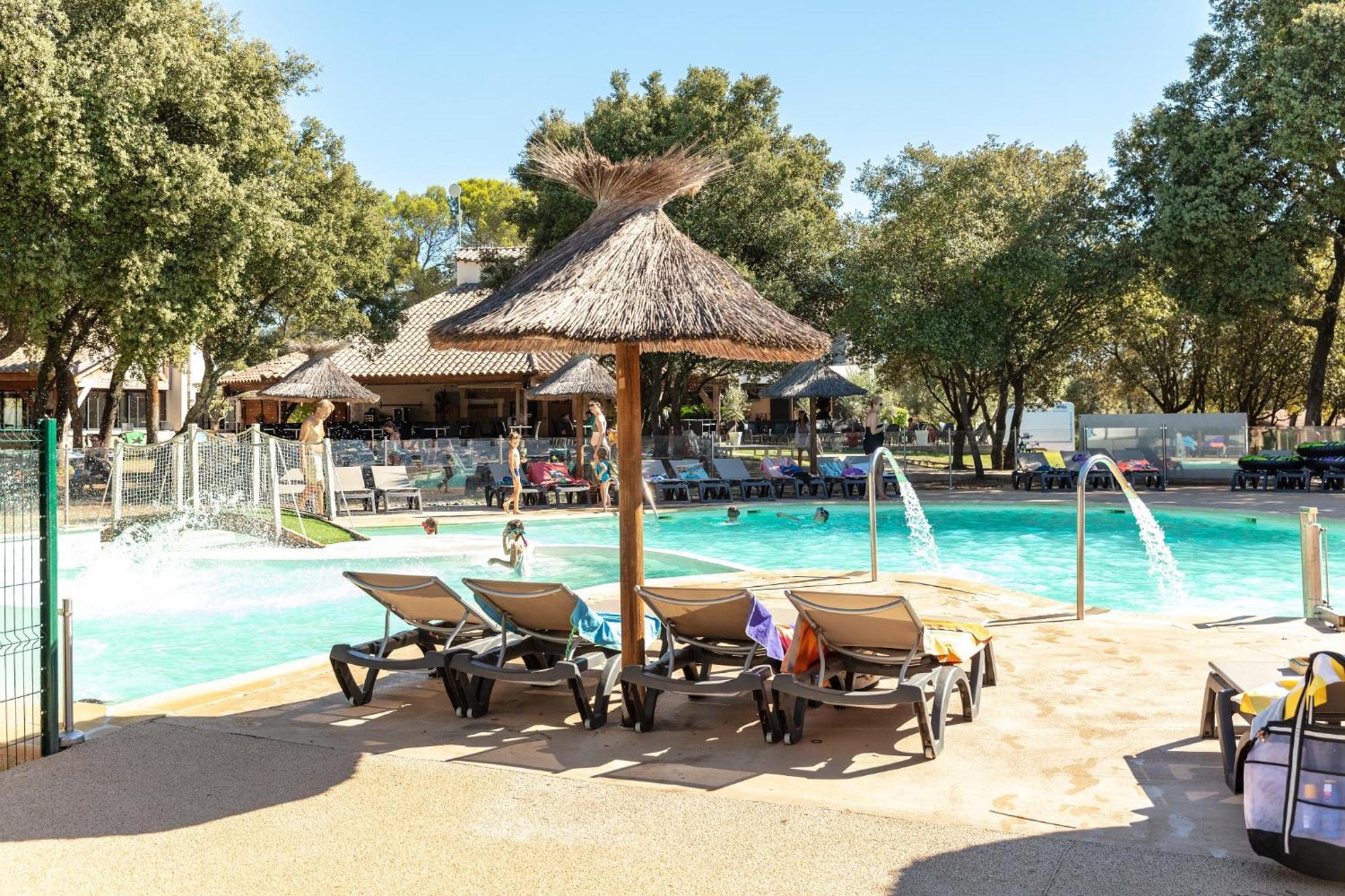 Camping Les Pres Du Roi Sommières المظهر الخارجي الصورة